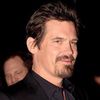 Drunken Josh Brolin Moons Times Theater Critic, Trashes Russell Crowe